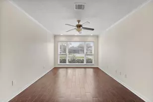 9016 Topaz St, Houston, TX 77063 - Photo 9