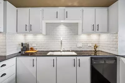 5000 Montrose Boulevard #6A, Houston, TX 77006 - Photo 13