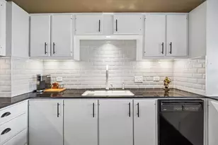 5000 Montrose Blvd, Houston, TX 77006 - Photo 13