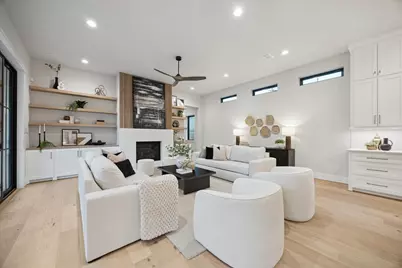 501 E 26th Street, Houston, TX 77008 - Photo 13