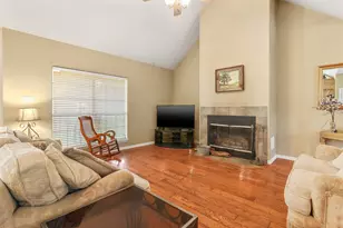 11692 Clark Ln, Conroe, TX 77385 - Photo 3