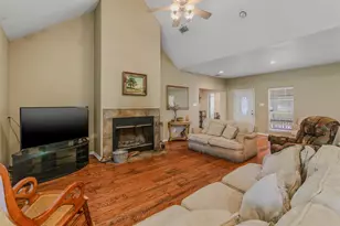 11692 Clark Ln, Conroe, TX 77385 - Photo 3