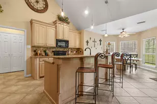 11692 Clark Ln, Conroe, TX 77385 - Photo 7