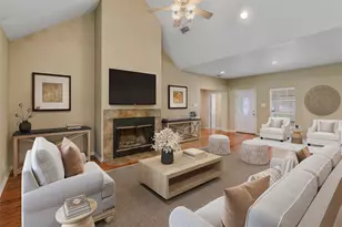 11692 Clark Ln, Conroe, TX 77385 - Photo 3