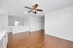 11045 Upland Forest Dr, Houston, TX 77043 - Photo 15