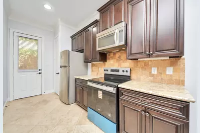 11045 Upland Forest Drive, Houston, TX 77043 - Photo 9