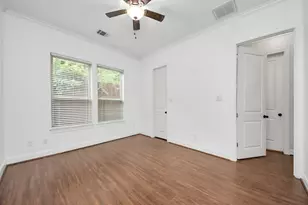 11045 Upland Forest Dr, Houston, TX 77043 - Photo 23
