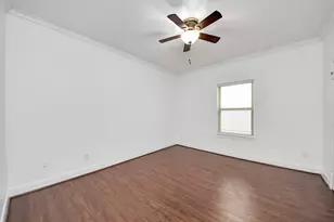 11045 Upland Forest Dr, Houston, TX 77043 - Photo 13