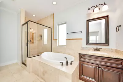 11045 Upland Forest Drive, Houston, TX 77043 - Photo 19