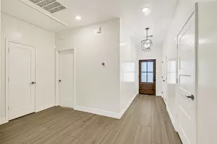 6737 Wildwood Way, Houston, TX 77023 - Photo 3