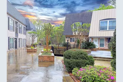 1801 Stoney Brook Drive #106, Houston, TX 77063 - Photo 3