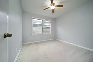 8718 Pattibob St, Houston, TX 77029 - Photo 13