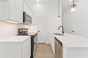 5103 Mallow St, Houston, TX 77033 - Photo 11