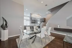 5919 E Post Oak Ln, Houston, TX 77055 - Photo 11