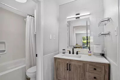 8020 Braesmain Drive #1705, Houston, TX 77025 - Photo 15