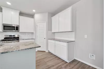 2107 Spring Hollow Drive, Baytown, TX 77521 - Photo 17