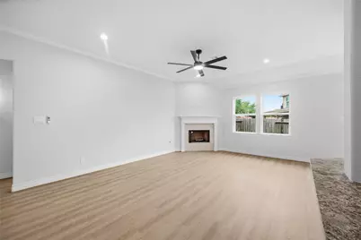 114 Par Circle, La Porte, TX 77571 - Photo 7