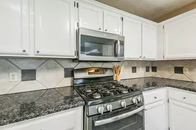 2002 Edinburg Avenue, League City, TX 77573 - Photo 15