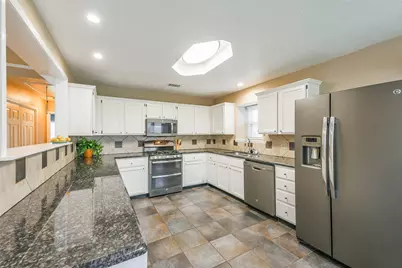 2002 Edinburg Avenue, League City, TX 77573 - Photo 11