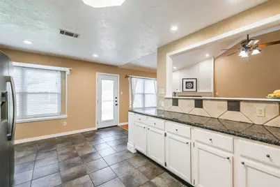 2002 Edinburg Avenue, League City, TX 77573 - Photo 17