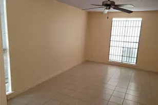 10211 Sugar Branch Dr, Houston, TX 77036 - Photo 9