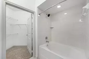 8877 Lakes at 610 Dr, Houston, TX 77054 - Photo 21