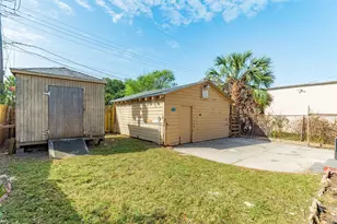 2215 Ave O 1/2, Galveston, TX 77550 - Photo 27