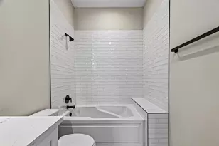 1425 E 31st St, Houston, TX 77022 - Photo 15