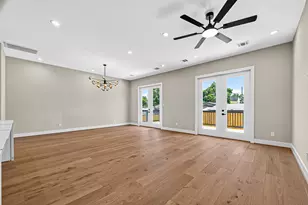 1425 E 31st St, Houston, TX 77022 - Photo 21