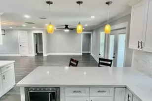 12122 Chimney Rock Rd, Houston, TX 77035 - Photo 7