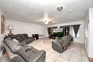 5846 Hirondel St, Houston, TX 77033 - Photo 29