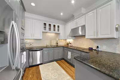 2211 Briarglen Drive #708, Houston, TX 77027 - Photo 9