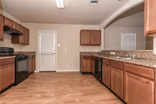3811 Cary Creek Dr, Baytown, TX 77521 - Photo 3