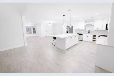 313 Sycamore Street, Alvin, TX 77511 - Photo 3