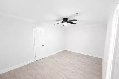 313 Sycamore Street, Alvin, TX 77511 - Photo 7