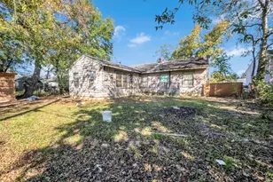 5810 Southgood St, Houston, TX 77033 - Photo 3