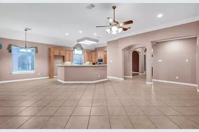 105 Indian Paintbrush, Lake Jackson, TX 77566 - Photo 9