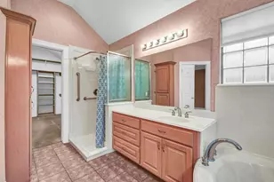 105 Indian Paintbrush, Lake Jackson, TX 77566 - Photo 27