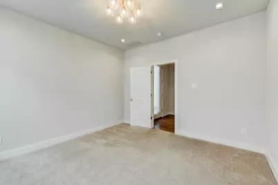 5857 Dolores Street, Houston, TX 77057 - Photo 9