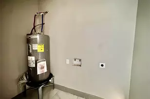 5842 Southville St, Houston, TX 77033 - Photo 3