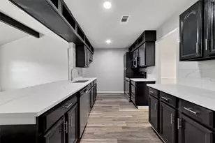 16314 Edgemont Dr, Houston, TX 77053 - Photo 11