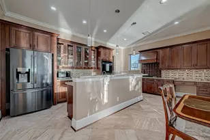 2011 Crescent Dr, La Porte, TX 77571 - Photo 13