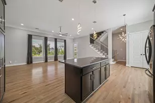 1544 W 23rd St, Houston, TX 77008 - Photo 3