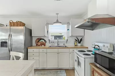 16630 Jamaica Inn Road, Jamaica Beach, TX 77554 - Photo 9