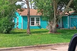 1713 N Avenue H, Freeport, TX 77541 - Photo 5