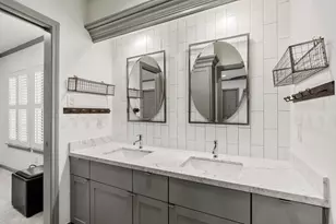 1110 Daria Dr, Houston, TX 77079 - Photo 33