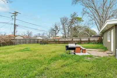 159 Oak Drive, Lake Jackson, TX 77566 - Photo 7