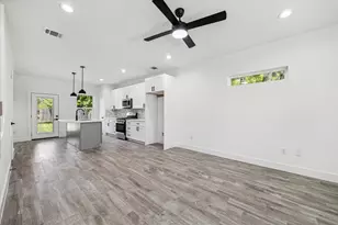 990-992 Marjorie St, Houston, TX 77088 - Photo 3