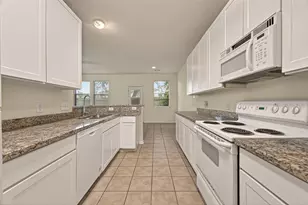 210 Drake Run Ln, League City, TX 77539 - Photo 7