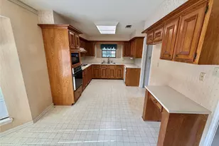 3 S Erik Dr, Angleton, TX 77515 - Photo 9